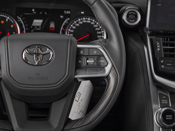 Toyota Land Cruiser, 300 Series фото №12