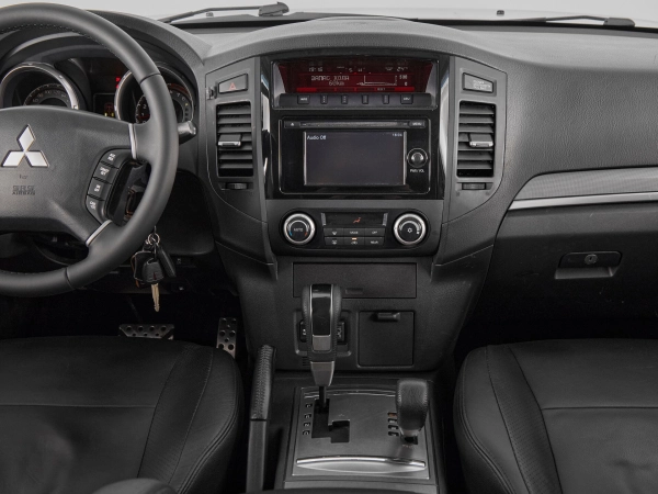 Mitsubishi Pajero, IV Рестайлинг 1 фото №15
