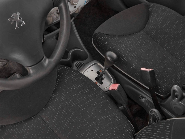 Peugeot 107, I Рестайлинг фото №14