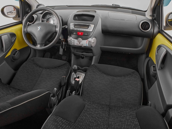 Peugeot 107, I Рестайлинг фото №9