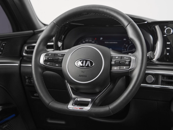 Kia K5, III фото №11