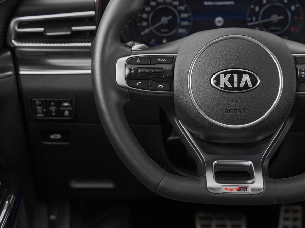 Kia K5, III фото №13