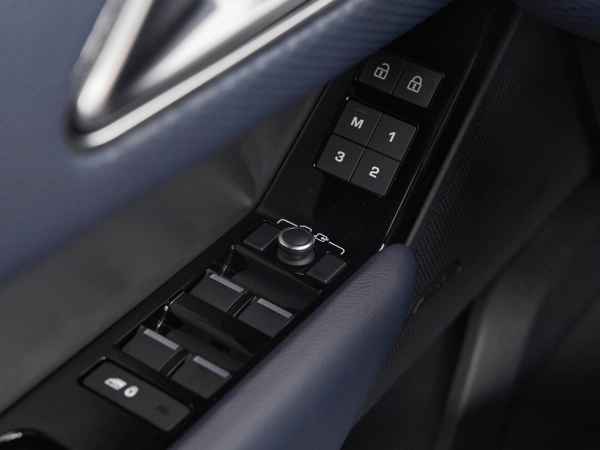 Land Rover Range Rover Velar, I фото №14