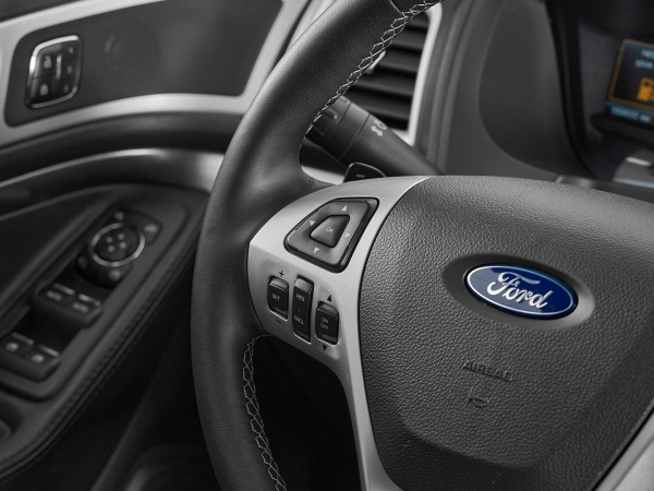 Ford Explorer, V фото №12