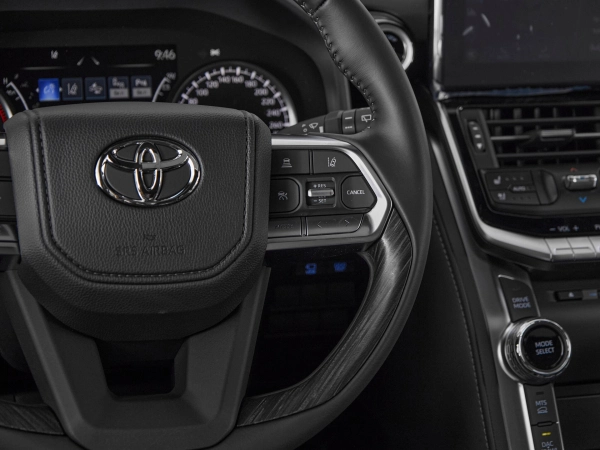 Toyota Land Cruiser, 300 Series фото №14