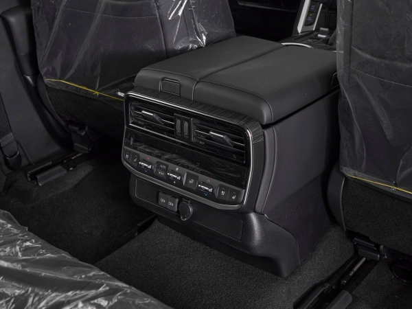 Toyota Land Cruiser, 300 Series фото №30