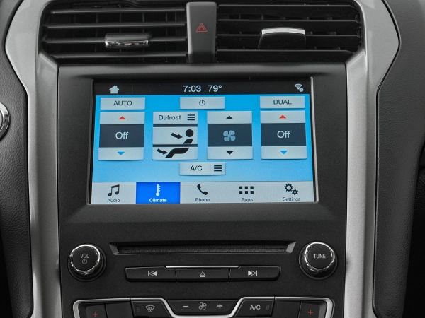 Ford Fusion (North America), II Рестайлинг фото №17