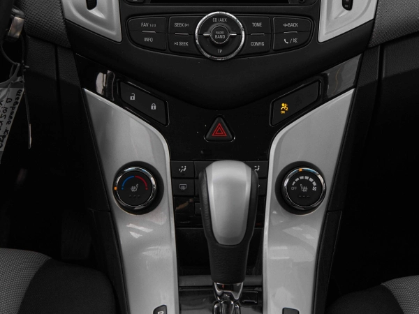 Chevrolet Cruze, I Рестайлинг фото №14