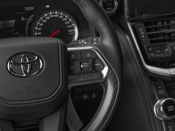 Toyota Land Cruiser, 300 Series фото №13