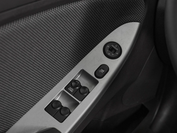 Hyundai Solaris, I фото №13