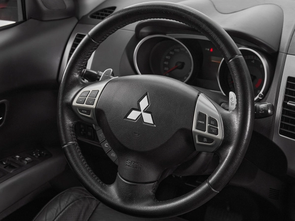 Mitsubishi Outlander, II фото №10