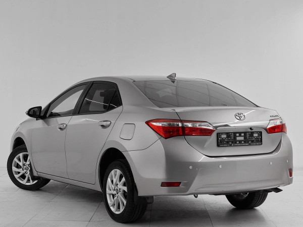 Toyota Corolla, XI (E160, E170, E180) Рестайлинг 1 фото №4