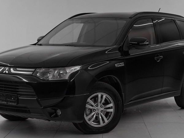 Mitsubishi Outlander, III фото №1