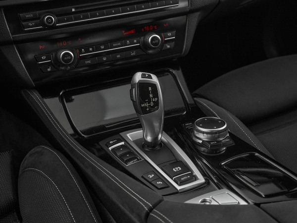BMW 5 серии, VI (F10/F11/F07) Рестайлинг фото №18