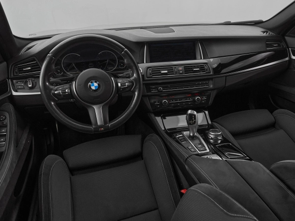 BMW 5 серии, VI (F10/F11/F07) Рестайлинг фото №7