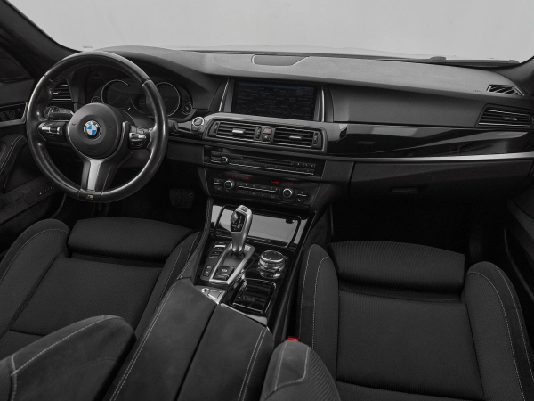 BMW 5 серии, VI (F10/F11/F07) Рестайлинг фото №9