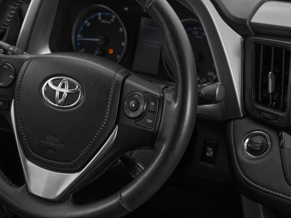 Toyota RAV4, IV (XA40) Рестайлинг фото №11