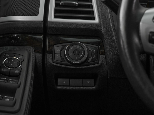 Ford Explorer, V фото №15
