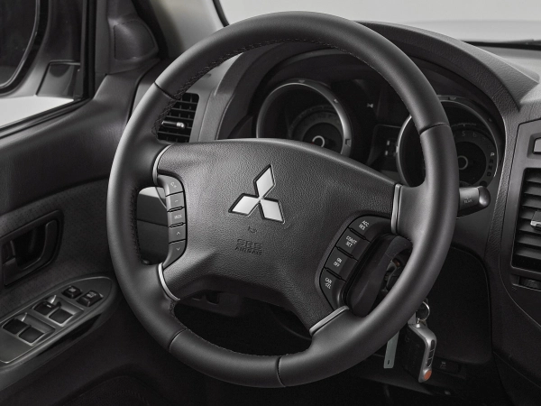 Mitsubishi Pajero, IV Рестайлинг 1 фото №10