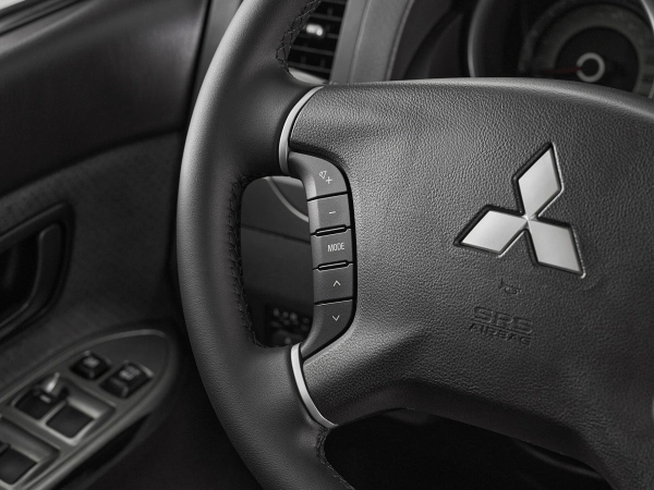 Mitsubishi Pajero, IV Рестайлинг 1 фото №11