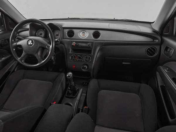 Mitsubishi Outlander, I фото №9