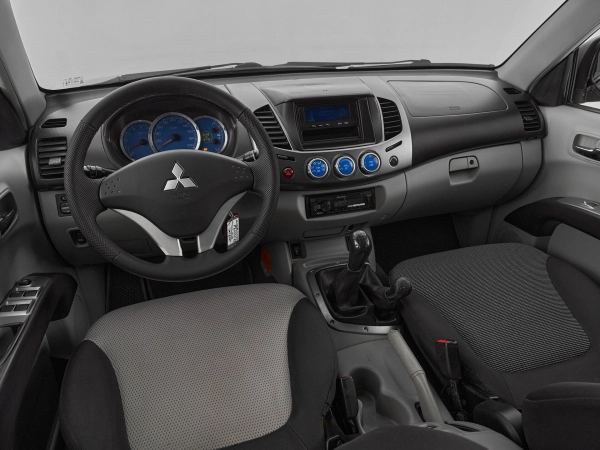 Mitsubishi L200, IV фото №7