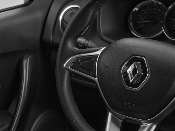 Renault Sandero, II Рестайлинг фото №11