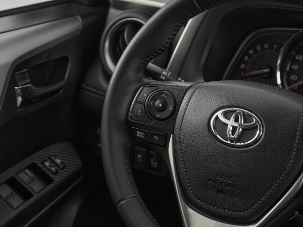 Toyota RAV4, IV (XA40) фото №11