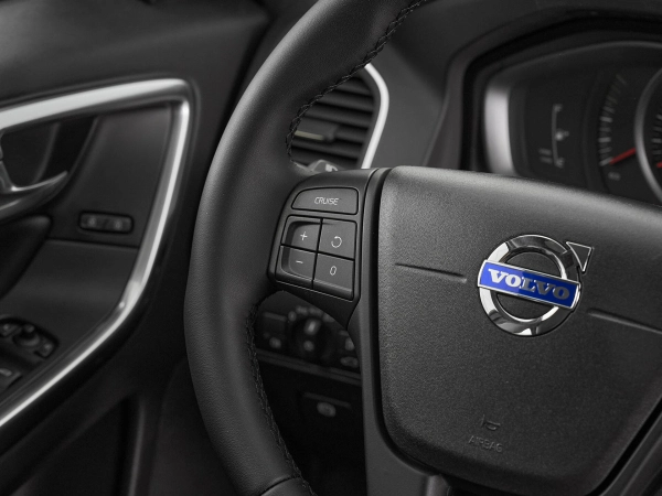 Volvo XC60, I Рестайлинг фото №11