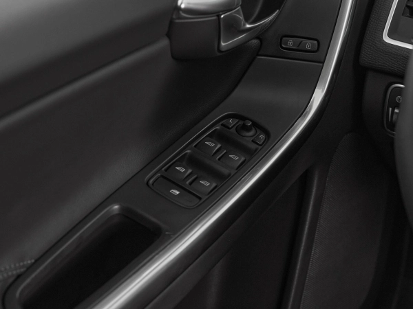 Volvo XC60, I Рестайлинг фото №14