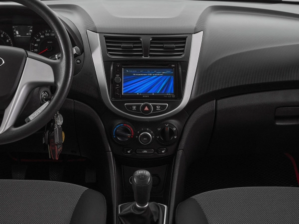 Hyundai Solaris, I фото №12