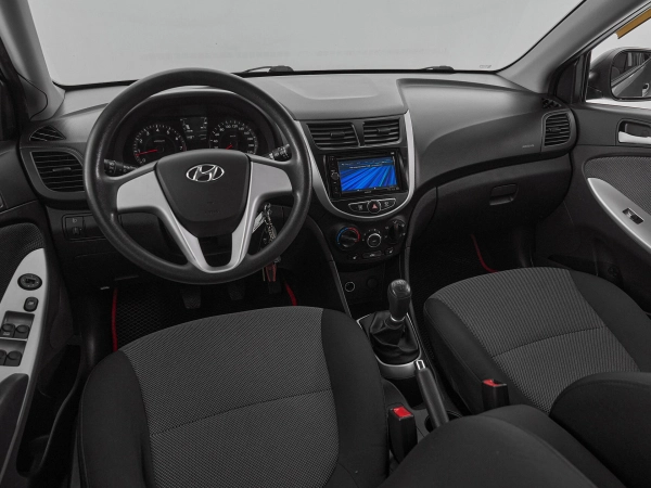 Hyundai Solaris, I фото №7