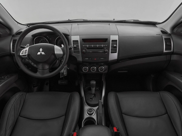 Mitsubishi Outlander, II Рестайлинг фото №8