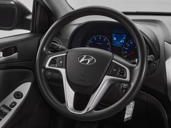 Hyundai Solaris, I фото №10