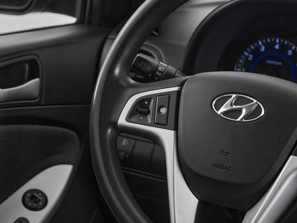 Hyundai Solaris, I фото №11