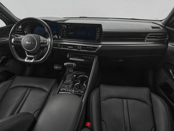 Kia K5, III фото №10