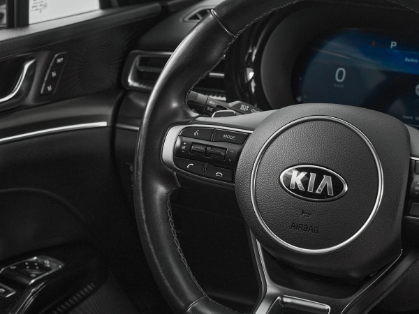 Kia K5, III фото №12