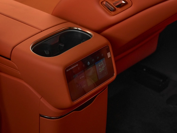 Lynk & Co 900, I фото №25