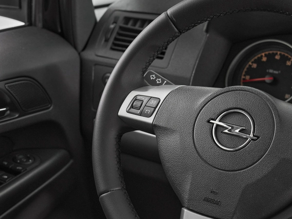 Opel Zafira, B Рестайлинг фото №11