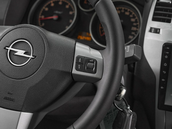 Opel Zafira, B Рестайлинг фото №12