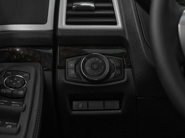 Ford Explorer, V фото №16