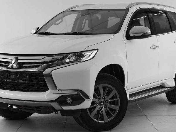 Mitsubishi Pajero Sport, III фото №1
