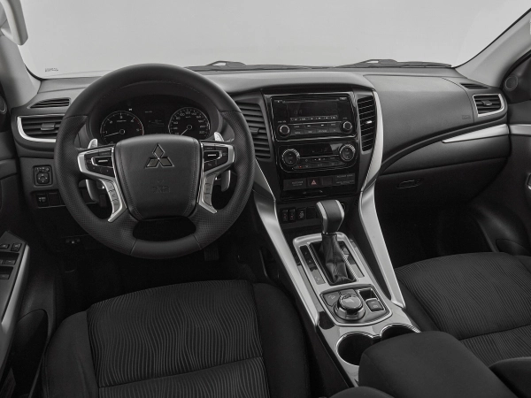 Mitsubishi Pajero Sport, III фото №7