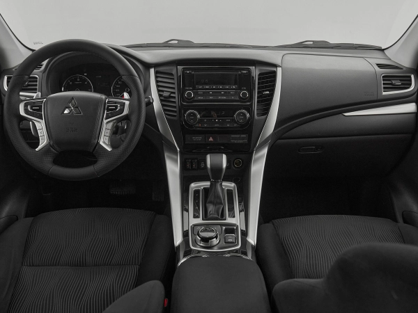 Mitsubishi Pajero Sport, III фото №8
