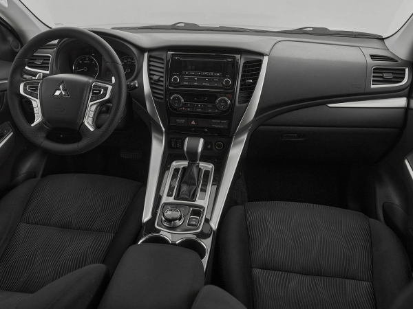 Mitsubishi Pajero Sport, III фото №9