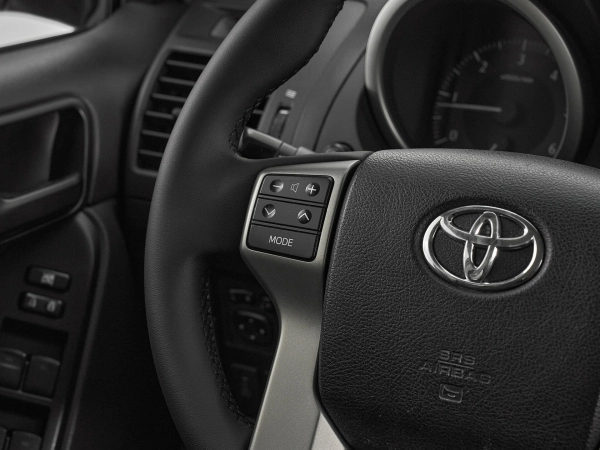 Toyota Land Cruiser Prado, 150 Series фото №11