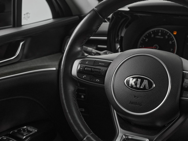 Kia K5, III фото №11