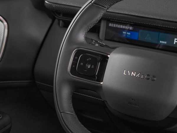 Lynk & Co 900, I фото №12