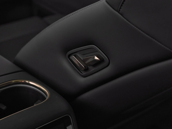 Lynk & Co 900, I фото №16