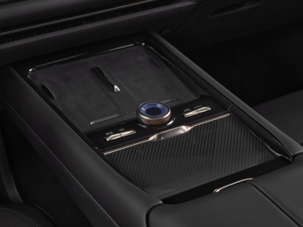 Lynk & Co 900, I фото №18